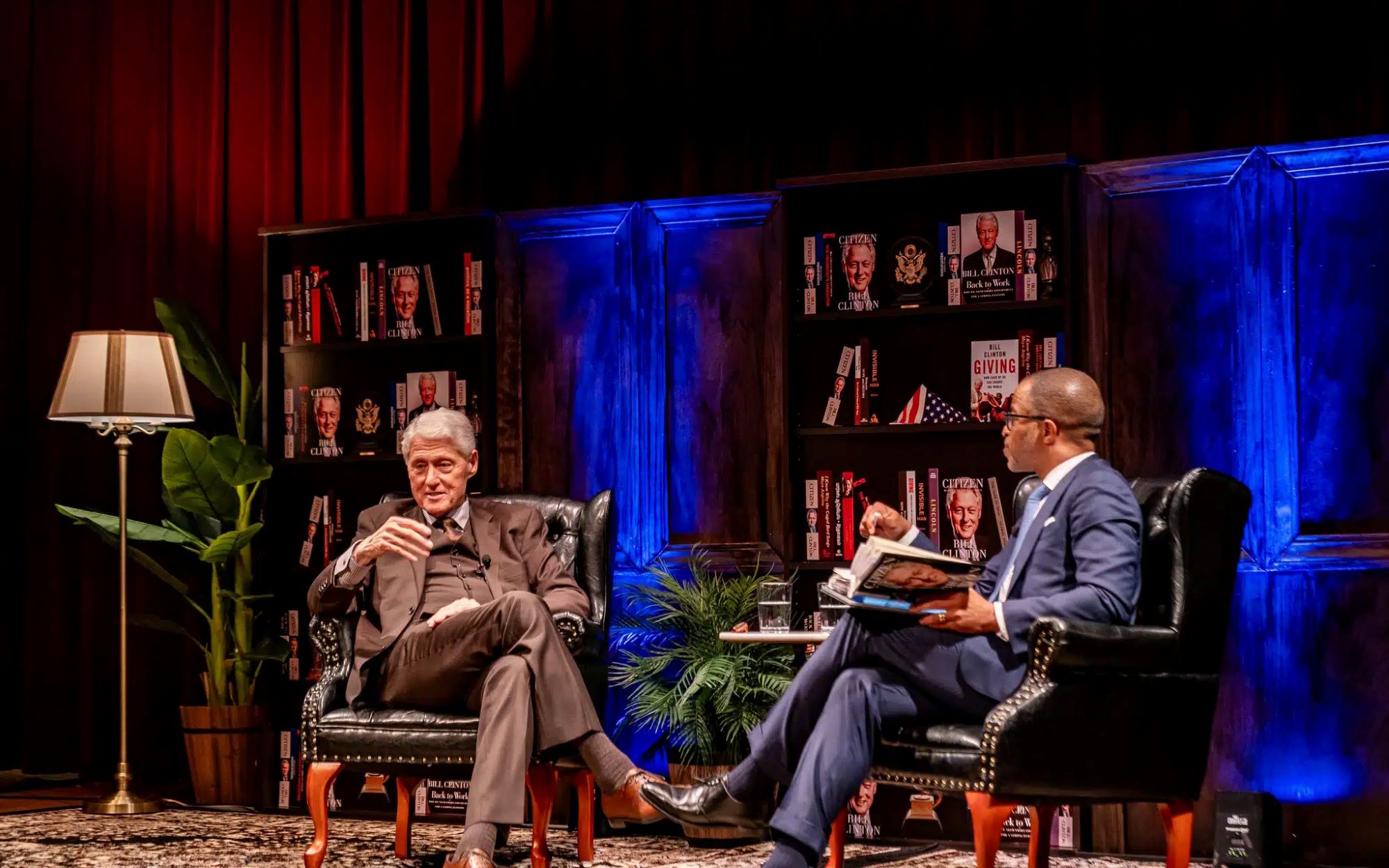 bill-clinton-at-the-free-library-of-philadelphia-2